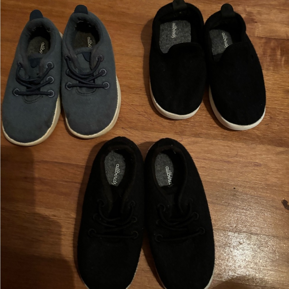 EUC lot of Allbirds kids ( small birds) size 9